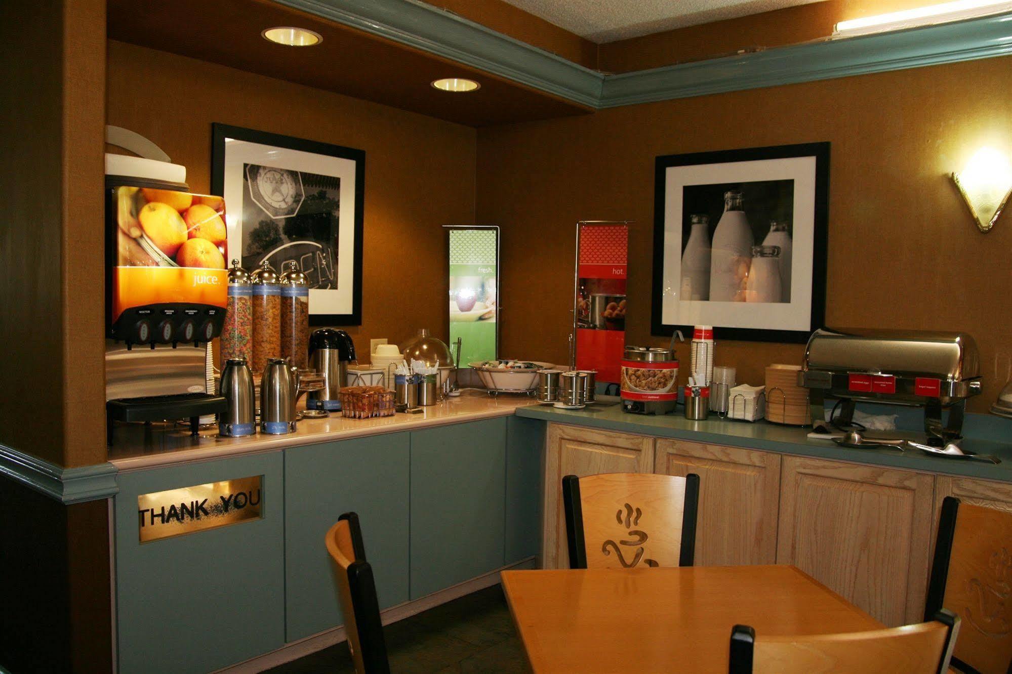 Baymont By Wyndham Fort Walton Beach מרי אסתר מסעדה תמונה